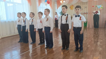 Праздничный концерт к 9 мая Праздничный концерт к 9 мая.